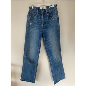 Aritzia Denim Forum Arlo Straight Jeans size 26 FREE SHIPPING